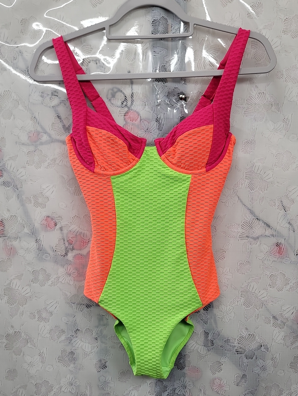 VETCHY Carmel Underwire Tricolor Swimsuit Pink, Orange & Green Size Small